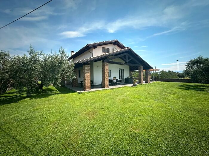 Casa con 10 locali in vendita in Via Falerina, Civita Castellana