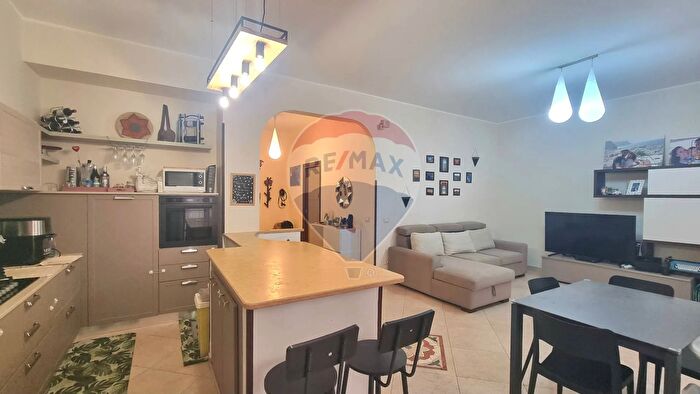 Appartamento con 5 locali in vendita in Via Nicolò Tommaseo, Bagheria