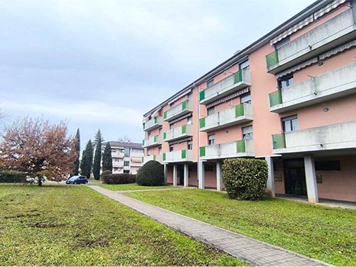 Appartamento bilocale in affitto in Via Agrigento Piazzale flli Rosselli, Centro, Malnate