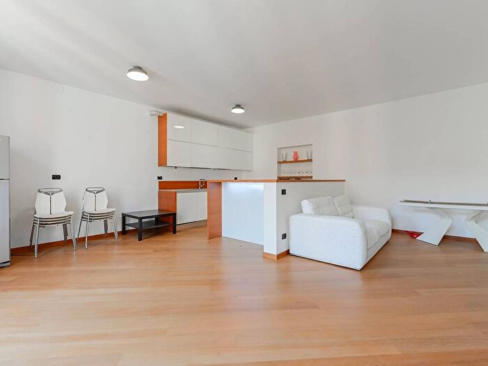 Appartamento trilocale in vendita in Viale Monte Nero, Montenero, Milano