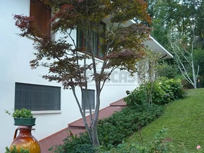 Casa con 9 locali in affitto in Via San Rocco, Arcugnano