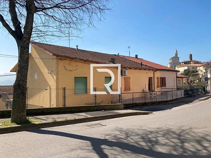 Casa con 5 locali in vendita in Roma