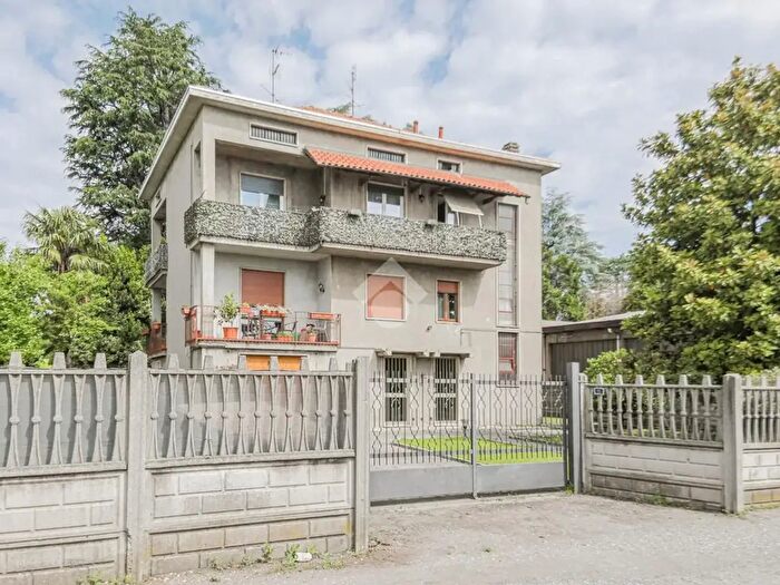 Case in Vendita e in Affitto - 2