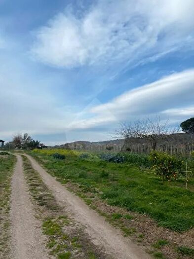 Casa con 6 locali in vendita in SantiCosmaEDamiano, Minturno