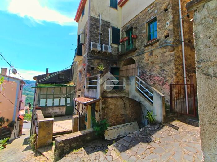 Casa bilocale in vendita in Via Santa Lucia, Centola