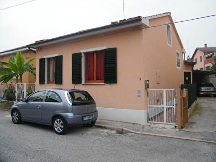 Casa con 5 locali in vendita in Montegrappa, Jesi