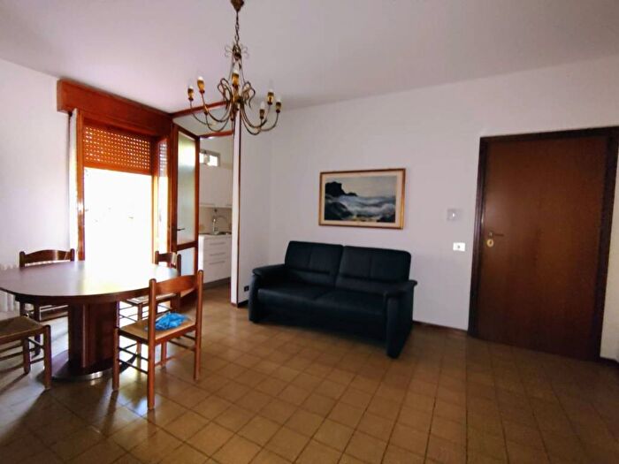 Appartamento trilocale in affitto in Via Adelina Patti, Mirabello, Reggio Emilia