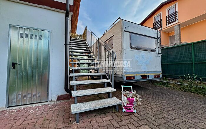 Case in Vendita e in Affitto - 3