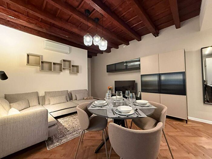 Appartamento trilocale in affitto in Ripa di Porta Ticinese, Navigli Darsena, Milano