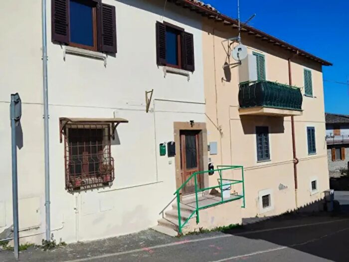 Appartamento trilocale in affitto in Via Fiorentina, Manziana