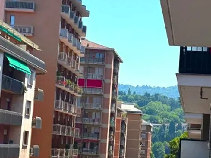 Appartamento trilocale in vendita in Via Garessio, Torino