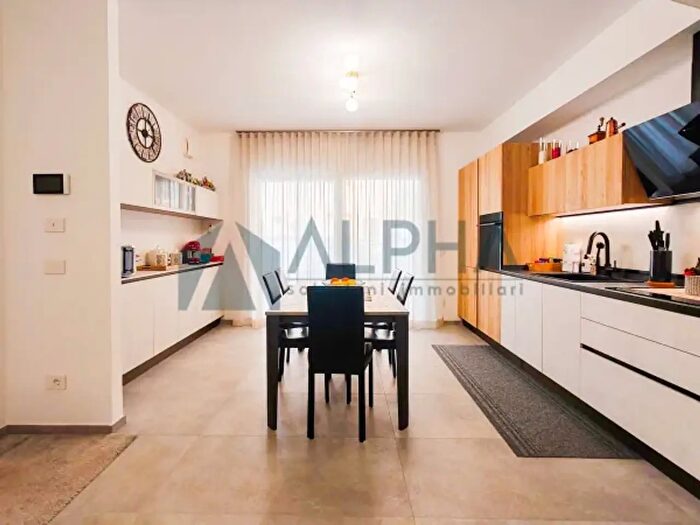 Casa quadrilocale in vendita in Via Cesenatico, Cesenatico