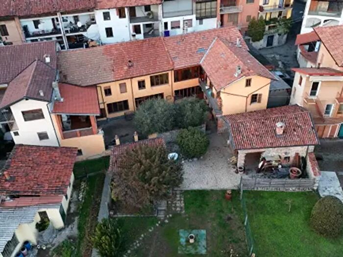 Casa con 6 locali in vendita in Vicolo Piantaletto, Tollegno