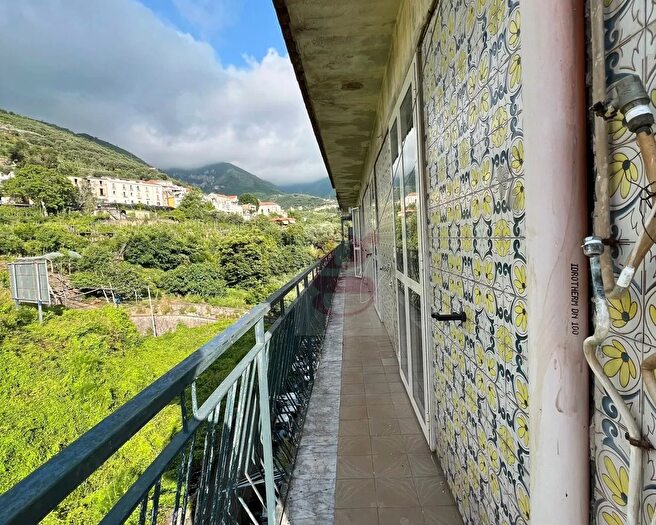 Appartamento quadrilocale in vendita in Via Nuova San Leone, Gragnano