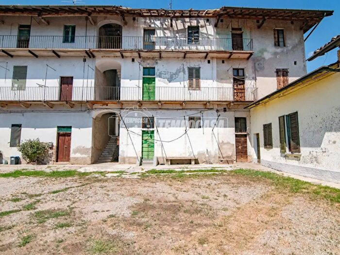 Casa trilocale in vendita in Via per Bettola, Inzago