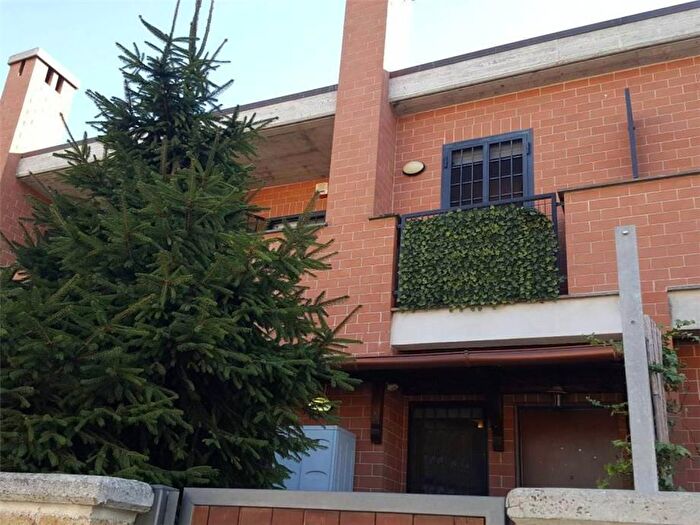 Casa con 5 locali in vendita in Roma