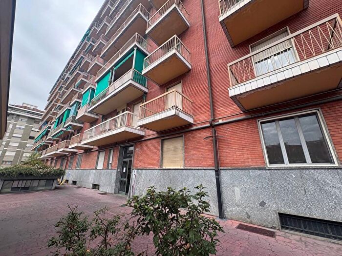 Appartamento bilocale in affitto in Via Genova, Nizza Millefonti, Torino