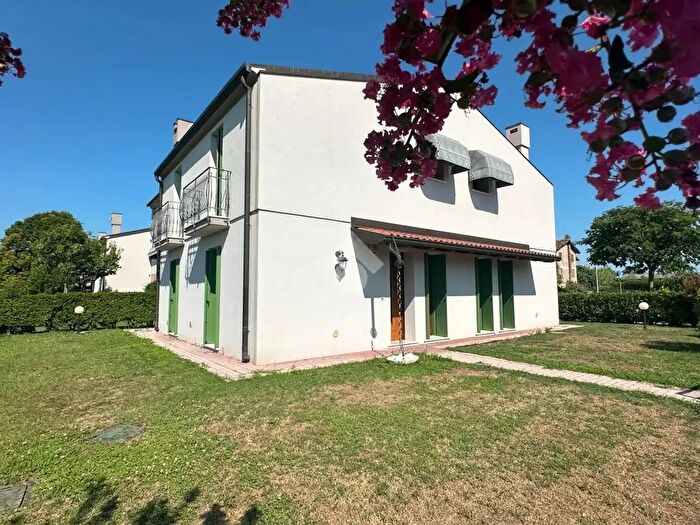 Appartamento trilocale in vendita in Via Madonna di Rosa, San Vito Al Tagliamento