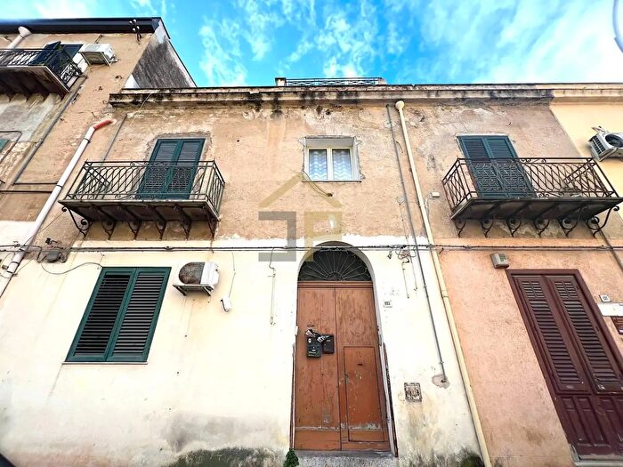 Appartamento quadrilocale in vendita in Corso dei Mille, Palermo
