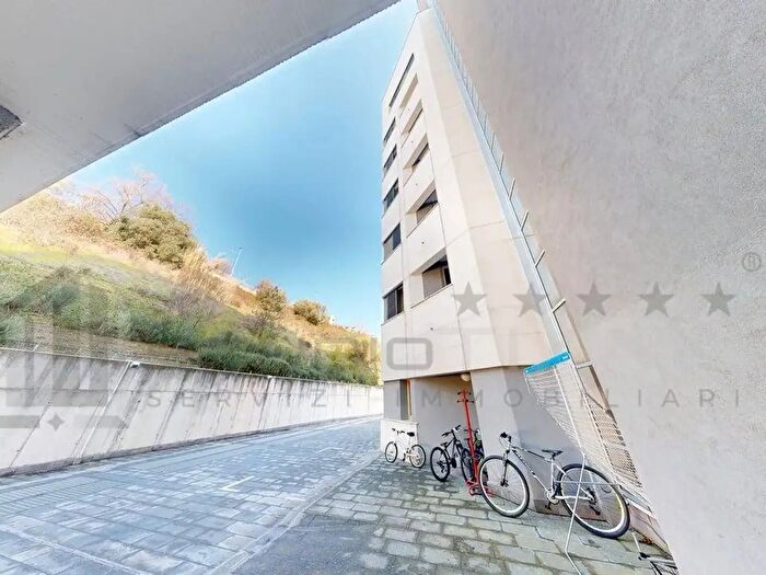 Appartamento trilocale in vendita in Via Alcide De Gasperi, Cosenza
