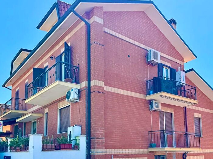 Appartamento quadrilocale in vendita in Via Garigliano, Monterotondo