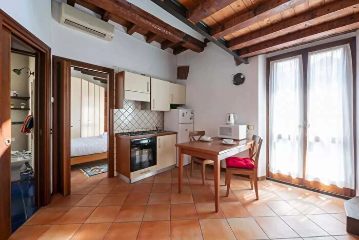 Appartamento monolocale in affitto in Via Lodovico Muratori, Milano