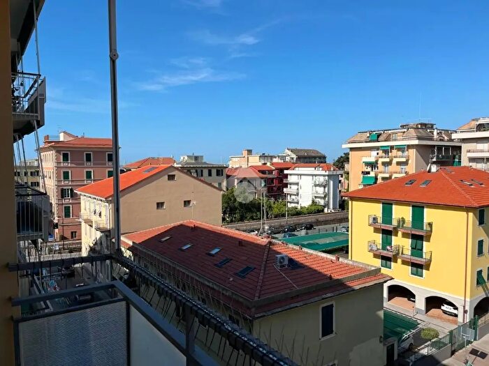 Appartamento con 5 locali in vendita in Via Colombo, Lavagna