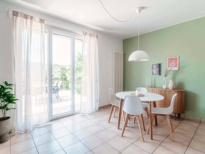 Appartamento trilocale in affitto in Via Vittorio Emanuele II, Cernobbio