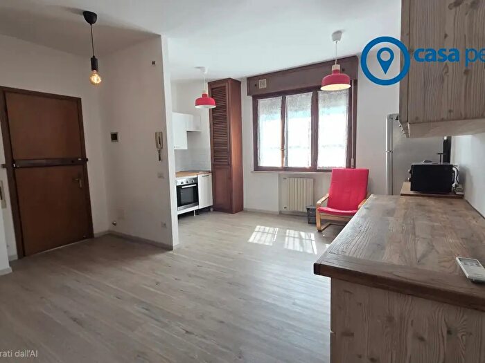 Appartamento trilocale in affitto in Via Oberdan, Rovigo