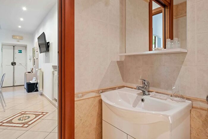 Appartamento monolocale in affitto in Via Francesco Caracciolo, Roma