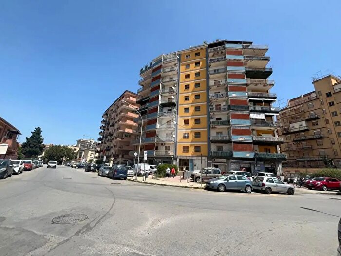 Appartamento quadrilocale in vendita in Via Adolfo Holm, Palermo