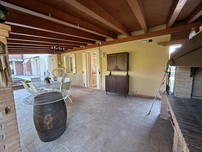 Casa con 5 locali in vendita in Via Vivaldi, Selvazzano Dentro