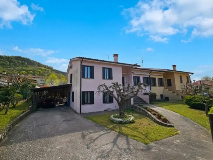 Casa con 5 locali in vendita in Via San Lorenzo, Baone