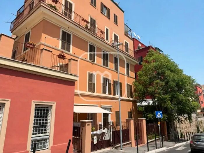 Appartamento bilocale in vendita in Via di Valle Aurelia, Roma