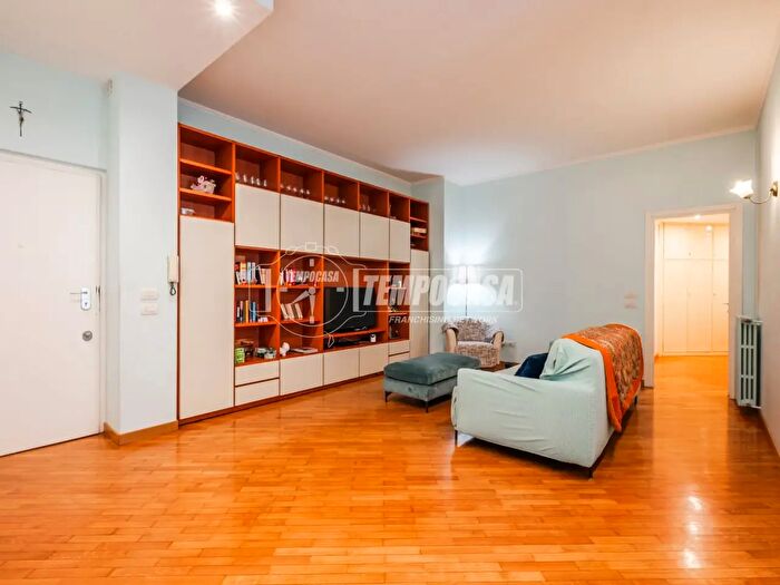 Appartamento trilocale in affitto in Via Gaetano Braga, Milano