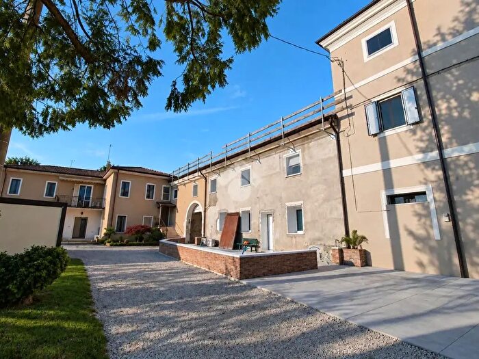 Casa monolocale in vendita in Via Cipro, Vicenza