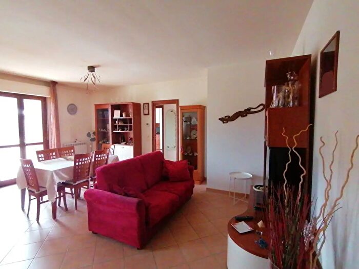 Appartamento trilocale in vendita in Via Tiberina, Collazzone