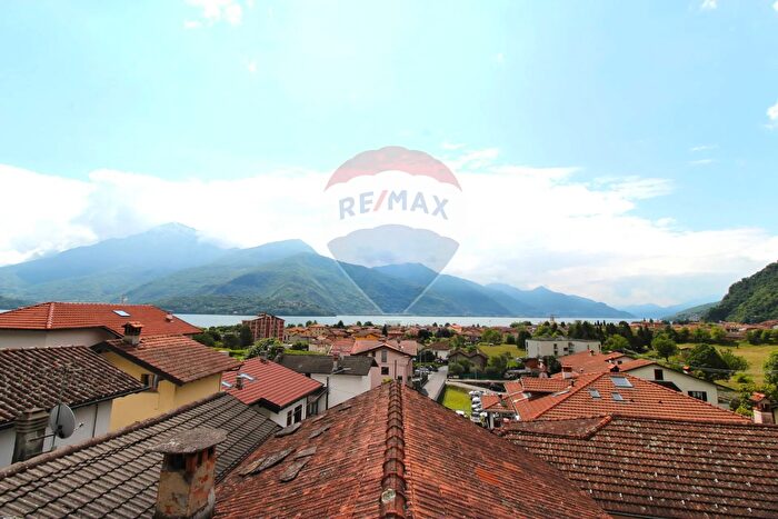 Casa con 5 locali in vendita in Dongo