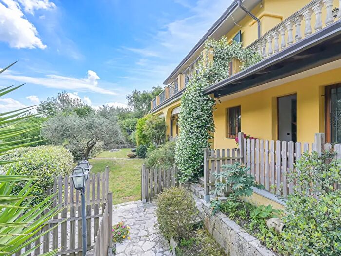 Casa con 8 locali in vendita in Via Ombreseda, Vezzano Ligure