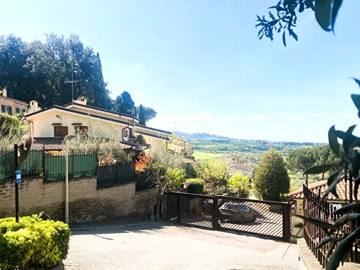 Casa con 6 locali in vendita in Via Anagnina, Grottaferrata