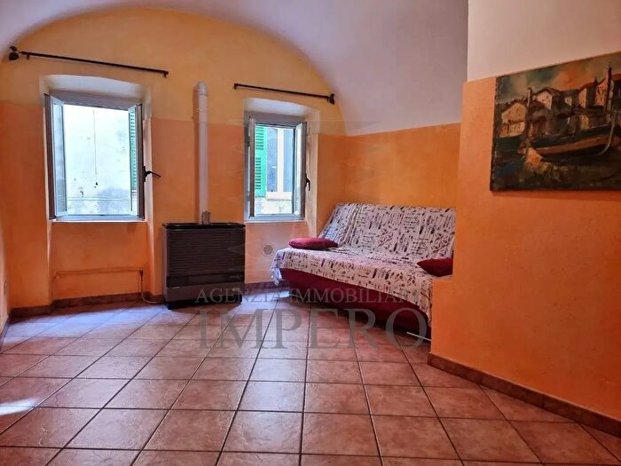 Casa con 6 locali in vendita in Salita alle Mura, Ventimiglia