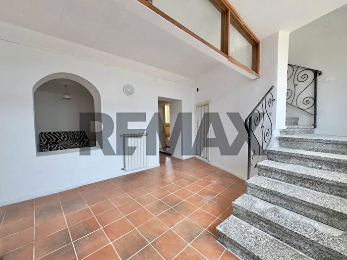 Casa trilocale in vendita in Via Lodula, Tradate