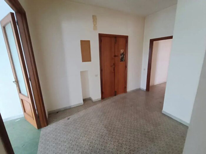 Appartamento con 5 locali in vendita in Via Firenze, Andria
