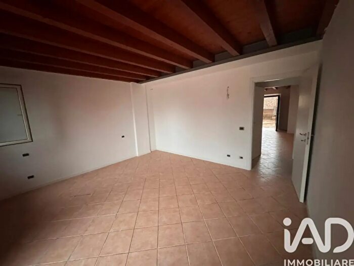Appartamento trilocale in vendita in Via Caterina Bon Brenzoni, Mozzecane