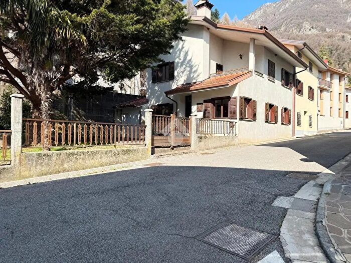 Casa con 5 locali in vendita in Via Perugia, Trasaghis