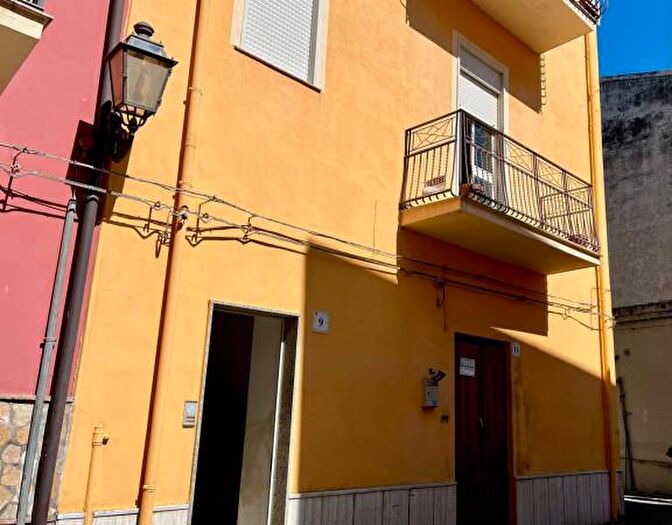 Appartamento con 6 locali in vendita in Vicolo Torrente Idria, Barcellona Pozzo Di Gotto