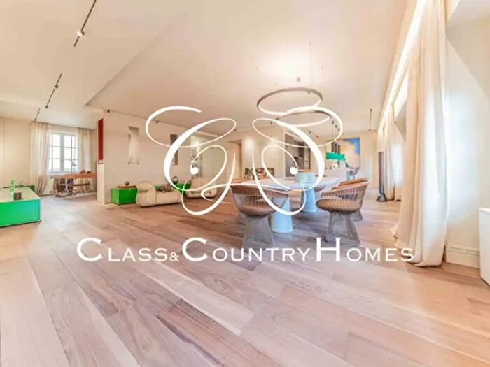 Appartamento con 5 locali in vendita in Via del Gambero, Roma