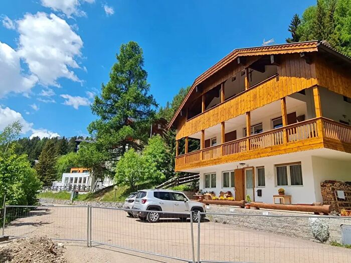 Appartamento con 5 locali in vendita in Str De col da Fae, Campitello Di Fassa