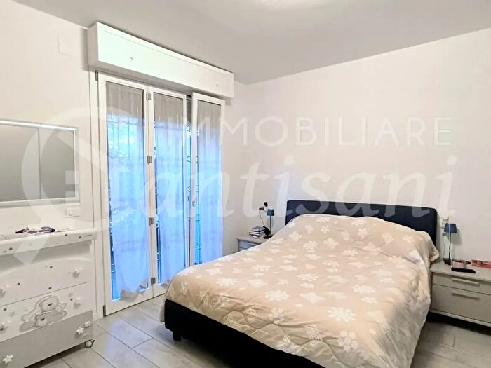 Appartamento trilocale in vendita in Via Chiusi, Firenze