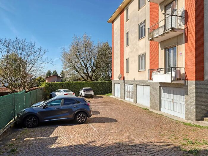 Appartamento trilocale in vendita in Via Capriolo, Solbiate Arno